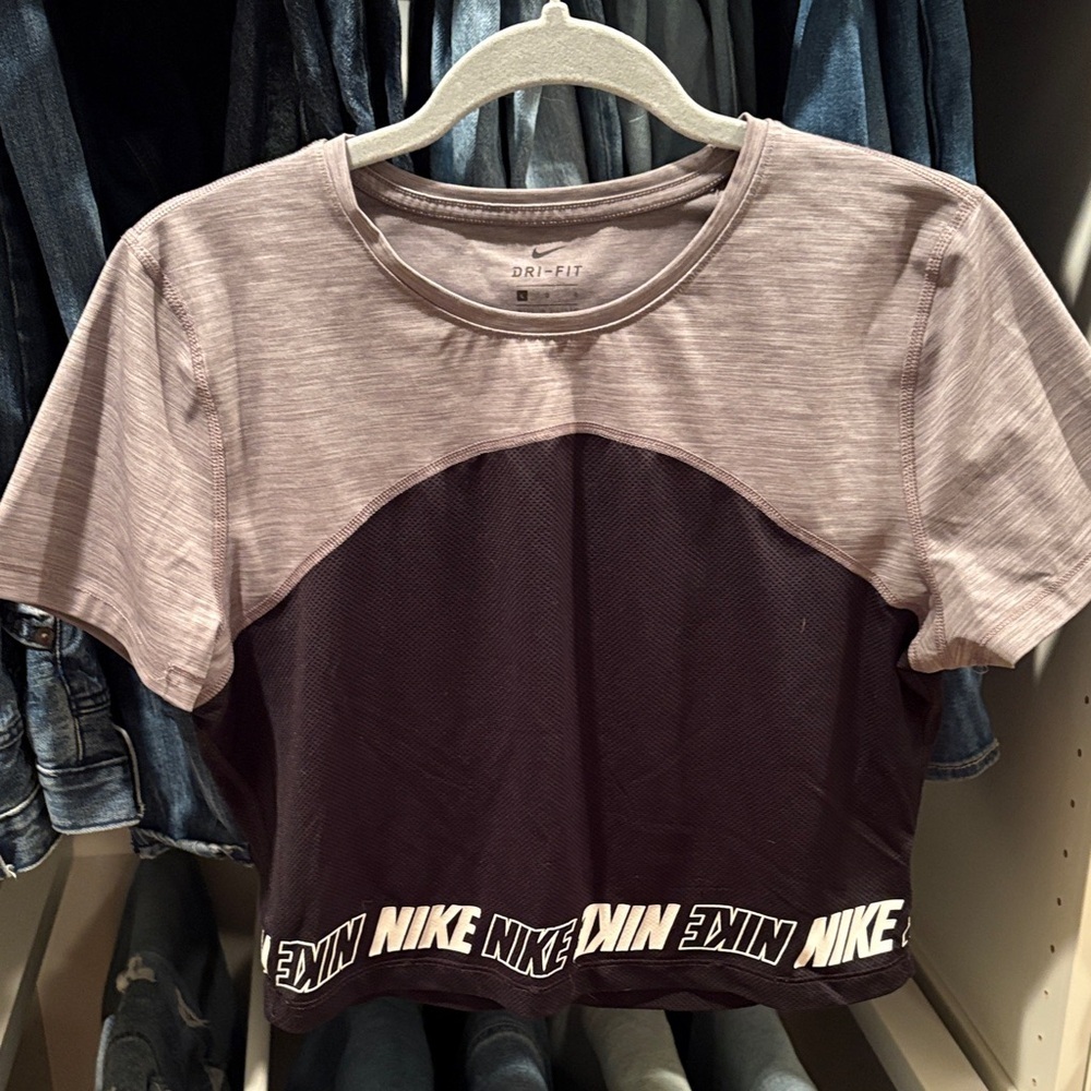 Nike Dri-Fit Women’s Cropped Training Tee - Gray/Black Size L